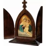 Capela Mãe Rainha de Madeira 19 Cm Com Porta