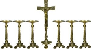 Conjunto crucifixo de metal 50 cm com seis castiçais de 30 cm