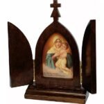 CAPELA MÃE RAINHA 13 CM COM PORTA