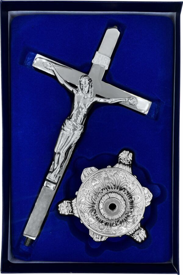 15238237870-cr-83-2.jpg CRUCIFIXO METAL PRATEADO COM BASE 26,5CM