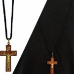 CORDÃO COM CRUZ ROGAI POR NÓS