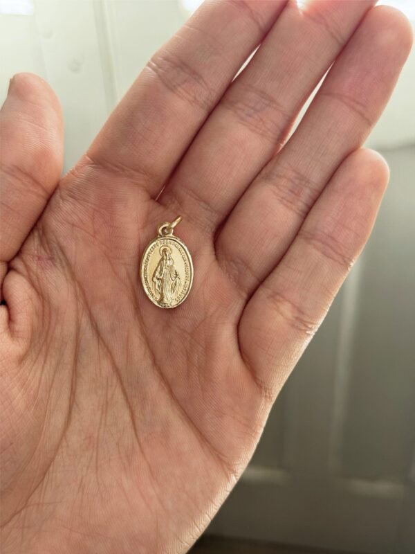 15384199021-foto-06.jpg MEDALHA MILAGROSA DOURADA MEDIA