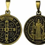 MEDALHA SÃO BENTO OURO VELHO PEQUENA 22 MM
