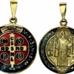 MEDALHA SÃO BENTO RESINADA 18 MM