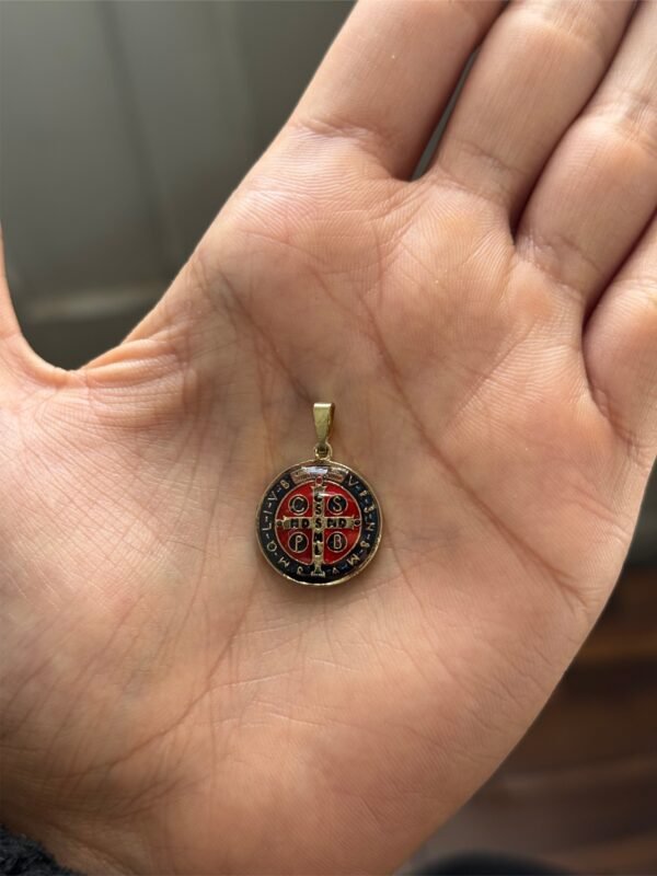 MEDALHA SÃO BENTO RESINADA 18 MM