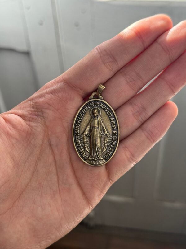 MEDALHA MILAGROSA OURO VELHO 28x43 MM GRANDE