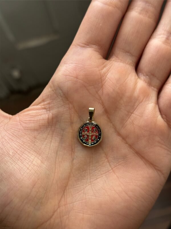 MEDALHA SÃO BENTO RESINADA 14 MM