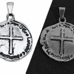 MEDALHA SÃO BENTO ORIGINAL DUAS CRUZES 25 MM