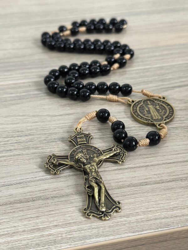 15396096185-foto-04.jpg TERÇO SÃO BENTO PRETO 10CM CRUZ GRANDE