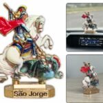 IMAGEM SÃO JORGE 5,5CM COLORIDA/BRANCA COM ADESIVO