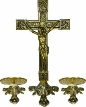 Conjunto Crucifixo Metal De Altar 37,5 Cm E 2 Castiçal Baixo 7X13Cm